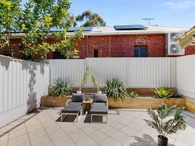 2/370 Stirling Street, Highgate WA 6003