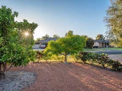 3 Bishop Place, West Busselton WA 6280