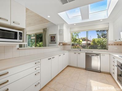 7 Clarke Way, Bateman WA 6150