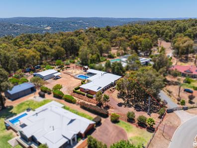 44 Vincent Lookout, Bedfordale WA 6112