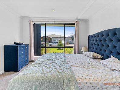 8 Ornate Glade, Aveley WA 6069