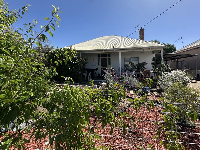 75 Beaufort Street, Katanning WA 6317