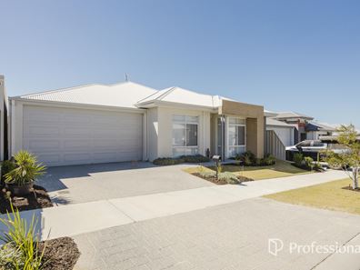 13 Holiday Way, Yanchep WA 6035