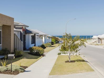 13 Holiday Way, Yanchep WA 6035