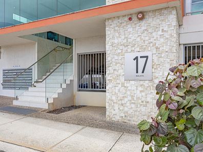 501/17 Malata Crescent, Success WA 6164