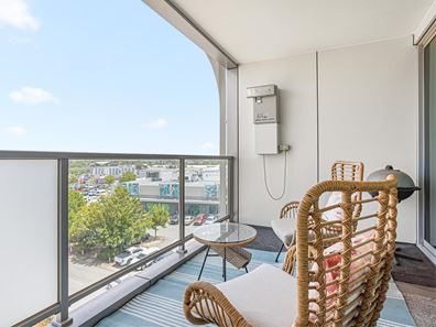 501/17 Malata Crescent, Success WA 6164