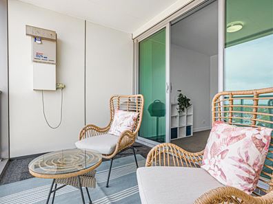 501/17 Malata Crescent, Success WA 6164