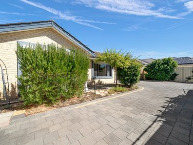 49A Donaldson Street, Queens Park WA 6107