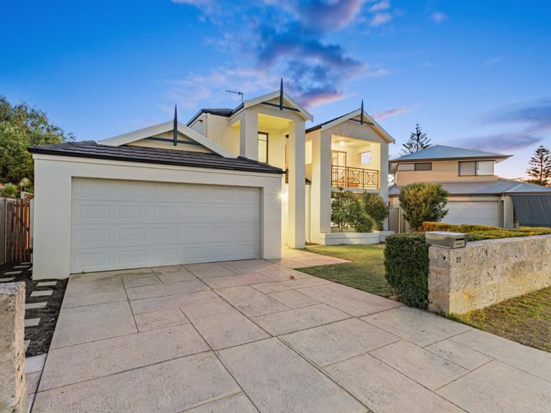 27 Rialto Place, Halls Head WA 6210