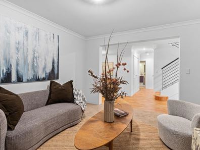 27 Rialto Place, Halls Head WA 6210