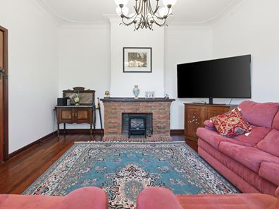 10 Chedworth Way, Eden Hill WA 6054