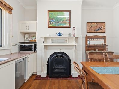 10 Chedworth Way, Eden Hill WA 6054