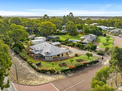 5 Macleod Close, Byford WA 6122