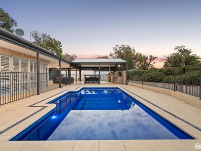 5 Macleod Close, Byford WA 6122