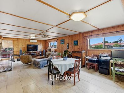 12 Downing Street, Carey Park WA 6230