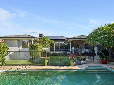 18 Davenport Road, Booragoon WA 6154