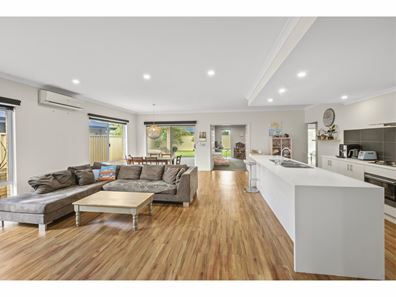 18 Clematis Way, Broadwater WA 6280