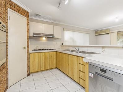 8 Chessington Way, Kingsley WA 6026