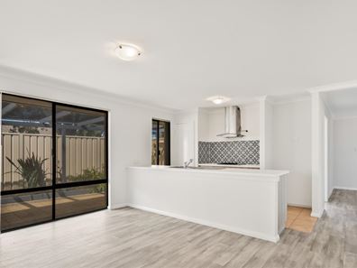 16 Coniston Drive, Ellenbrook WA 6069