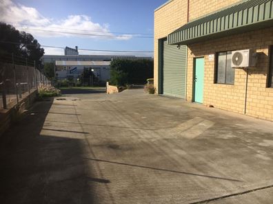 4/11 Dobra Road, Yangebup WA 6164