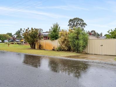 22 Dawson Way, Parmelia WA 6167