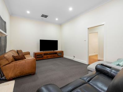 64 Ward Street, Lamington WA 6430