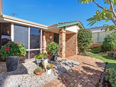 4 Royal Melbourne Avenue, Connolly WA 6027