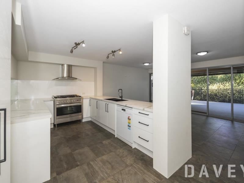 9/7 Brentham Street, Leederville WA 6007