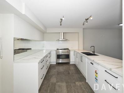 9/7 Brentham Street, Leederville WA 6007