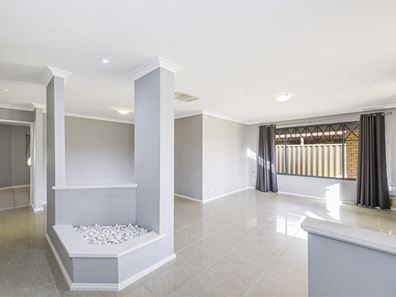 8 Etchell Mews, Waikiki WA 6169