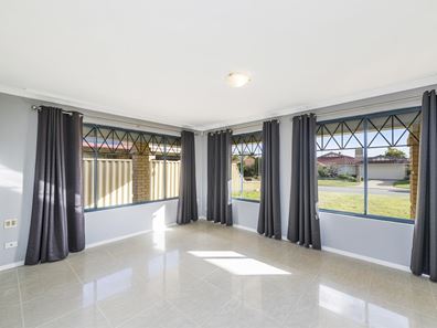 8 Etchell Mews, Waikiki WA 6169