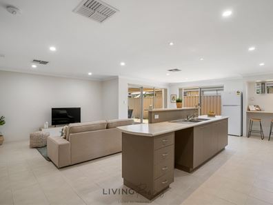 Room/1  96 Shepperton Drive, Butler WA 6036