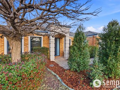 21B Ellesmere Circuit, Success WA 6164