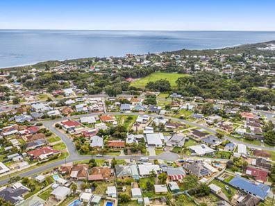 8 Redruth Court, Yanchep WA 6035