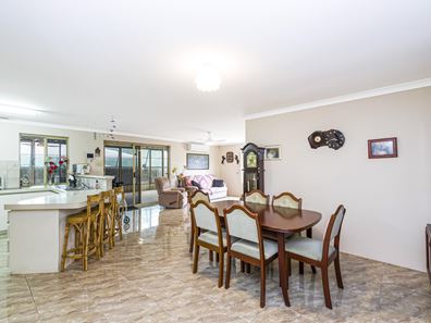 8 Redruth Court, Yanchep WA 6035