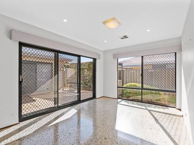 18 Ferndown Corner, Wellard WA 6170