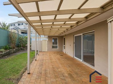 4 Solander Rd, Hillarys WA 6025