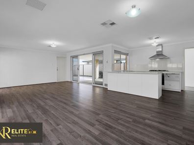 11 Lanciano Way, Piara Waters WA 6112