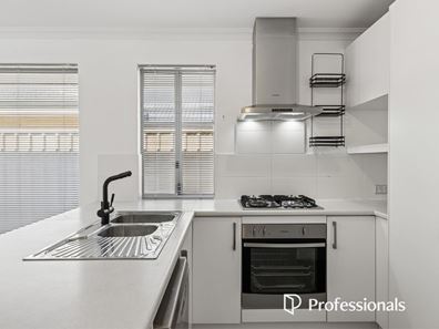 16 Willerin Mews, Maida Vale WA 6057