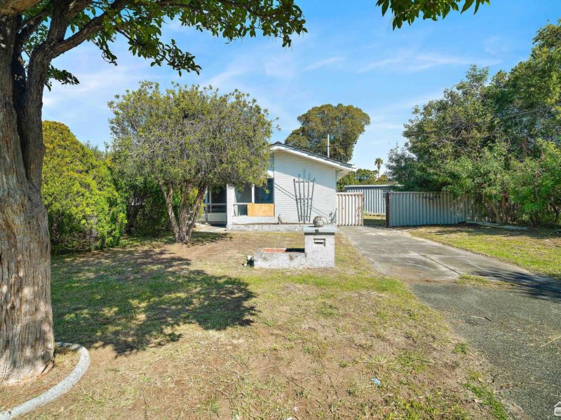 18 Lindy Way, Camillo WA 6111
