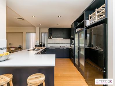 9 Glensanda Way, Mindarie WA 6030