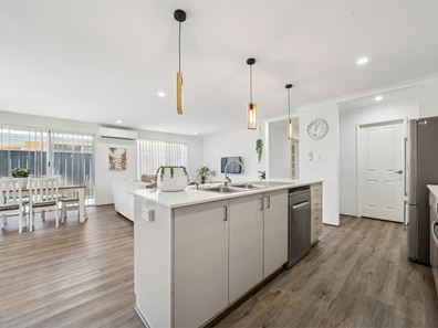 25 Charnwood Grove, Hilbert WA 6112