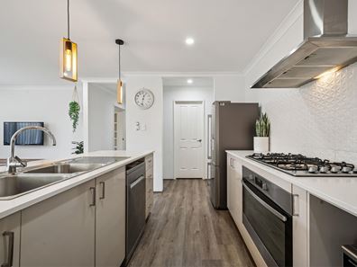 25 Charnwood Grove, Hilbert WA 6112