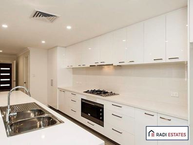 11 Merrick Ct, Bayswater WA 6053