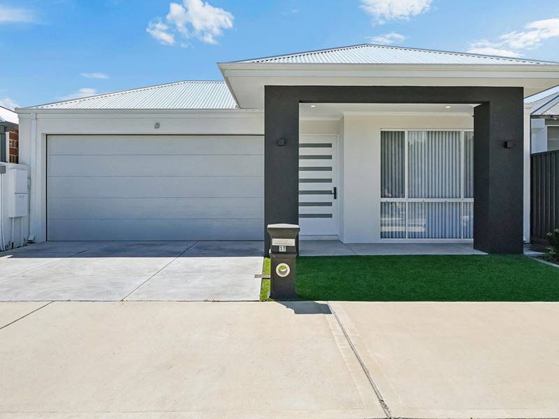 17 Barnevelder Bend, Southern River WA 6110