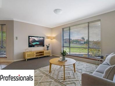 15 Adora Street, Alexander Heights WA 6064