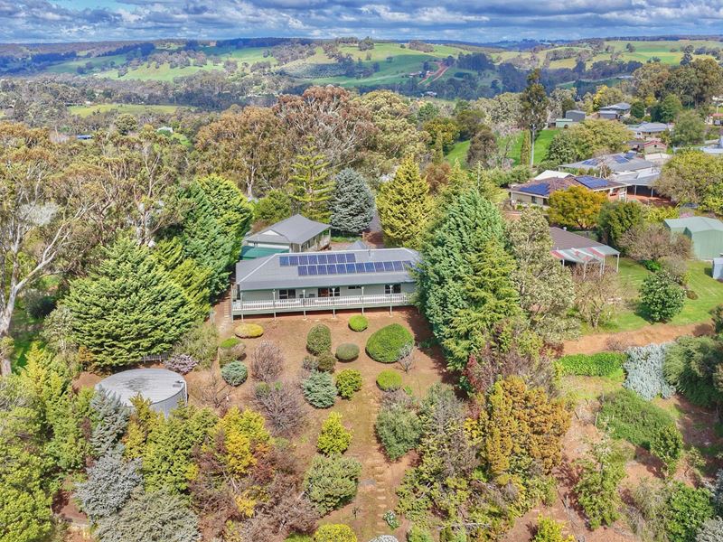11 Hillcrest Rise, Bridgetown WA 6255