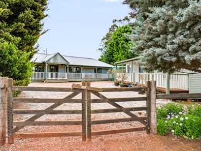 11 Hillcrest Rise, Bridgetown WA 6255