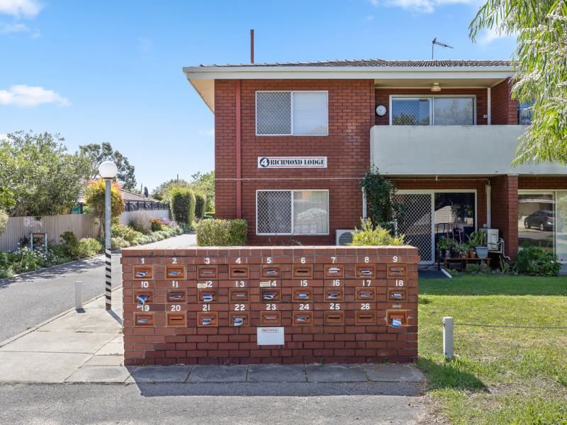 24/4 Minchinson Street, Shoalwater
