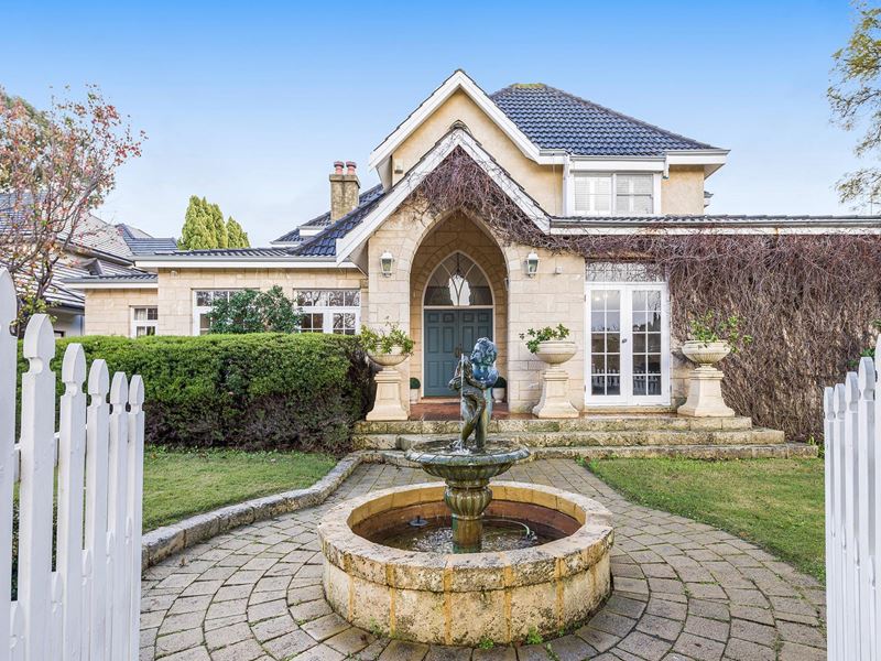 65 Hobbs Avenue, Dalkeith WA 6009